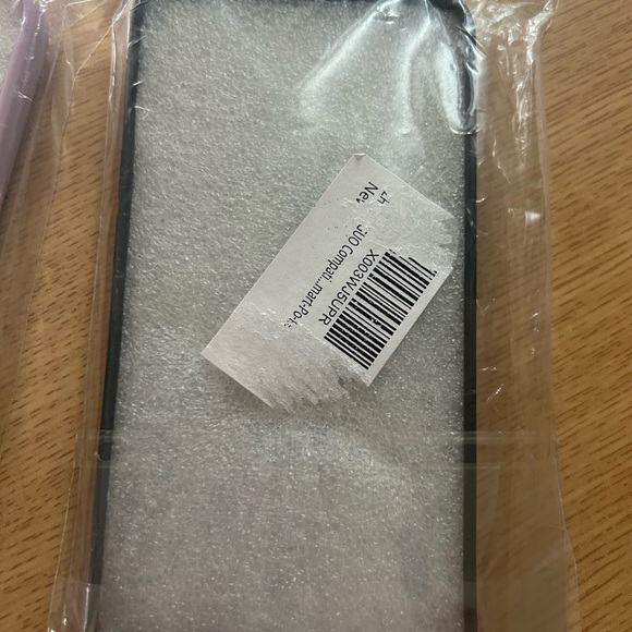 Sleek Black Smartphone Case with Full Coverage - Picture 1 of 2